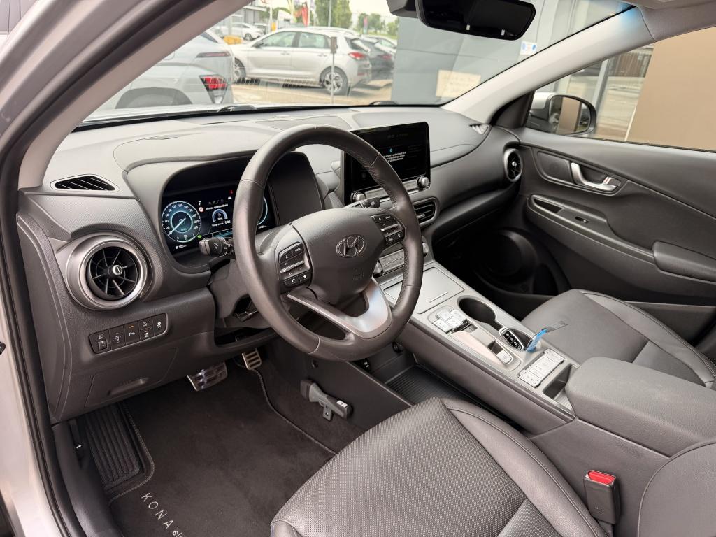 Hyundai Kona ev premium 64 kwh 3 fase | luxe uitvoering | navigatie | hud |