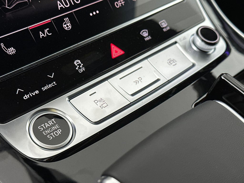 Audi Q7 pro line s 55 tfsi e 290 kw / 394 pk suv 8 versn.