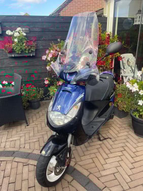 PEUGOT SCOOTER