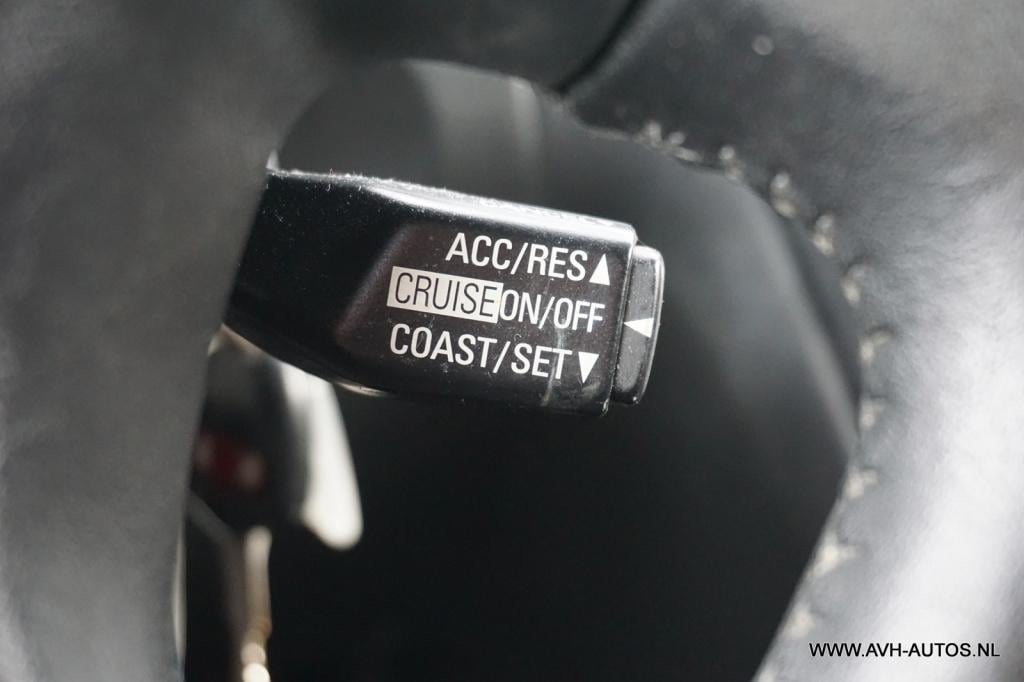 Mitsubishi Outlander 2.4 intense 4wd automaat