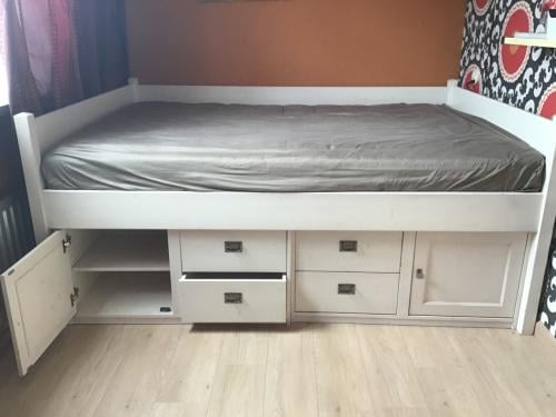 Houten bed