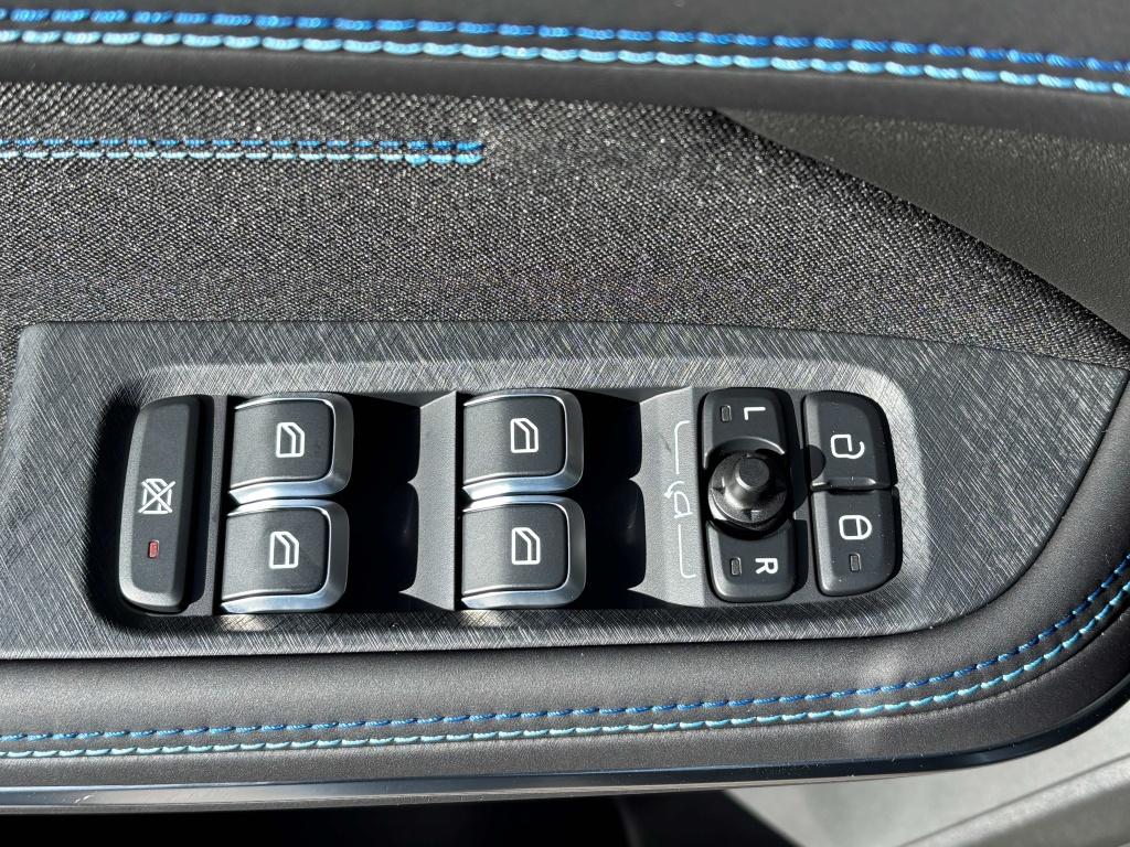 Lynk & Co 01 1.5td 261pk phev 7dcth panodak| nl-auto| navi|carplay|360 came