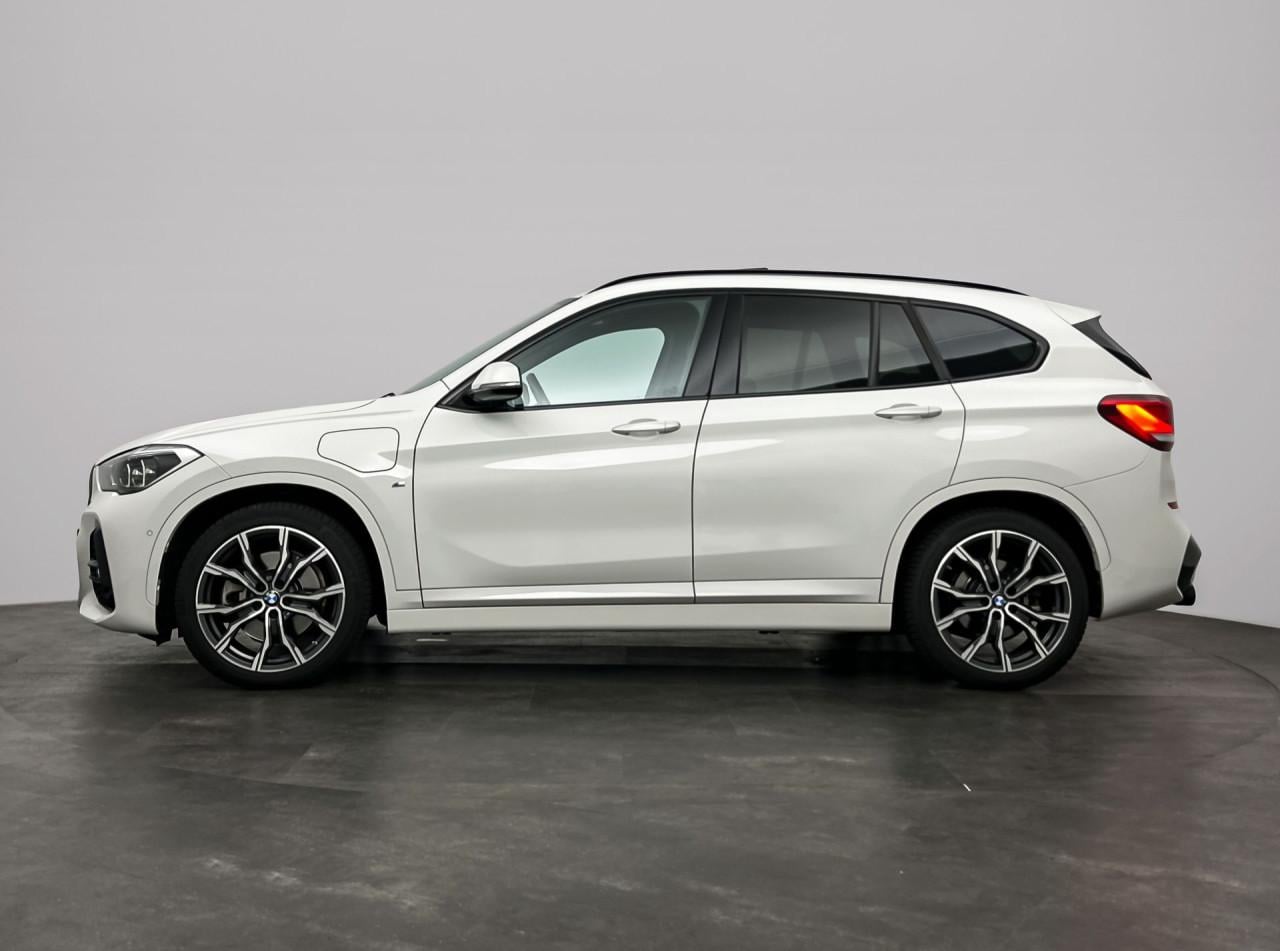 BMW X1 xDrive25e High Executive | M Sport | Head Up | Panorama | Trekhaak