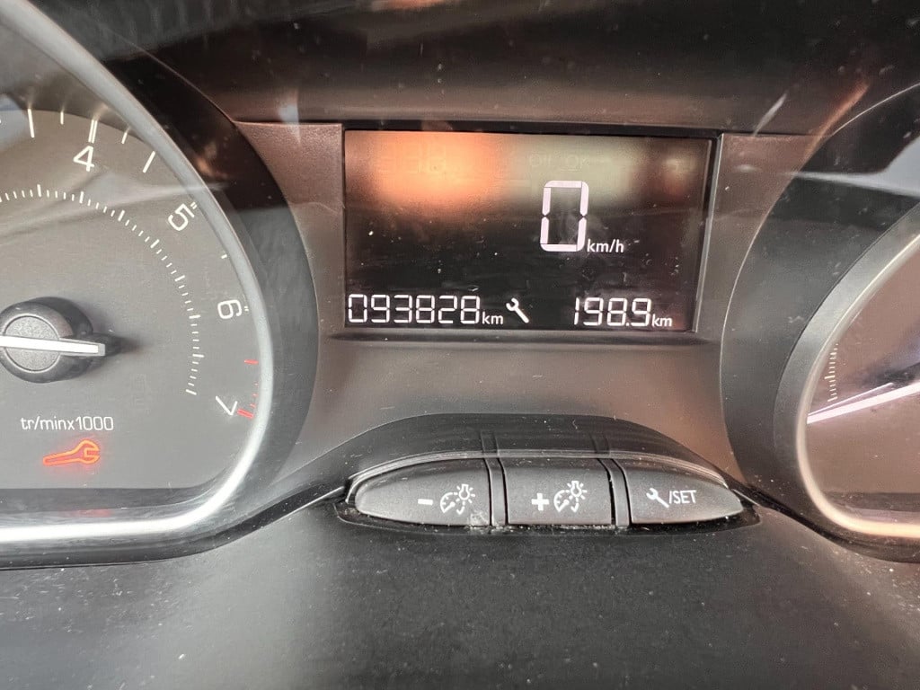 Peugeot 2008 1.2 puretech blue lion