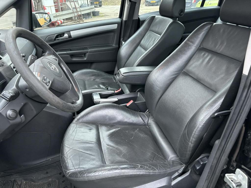Opel Zafira 1.8 executive