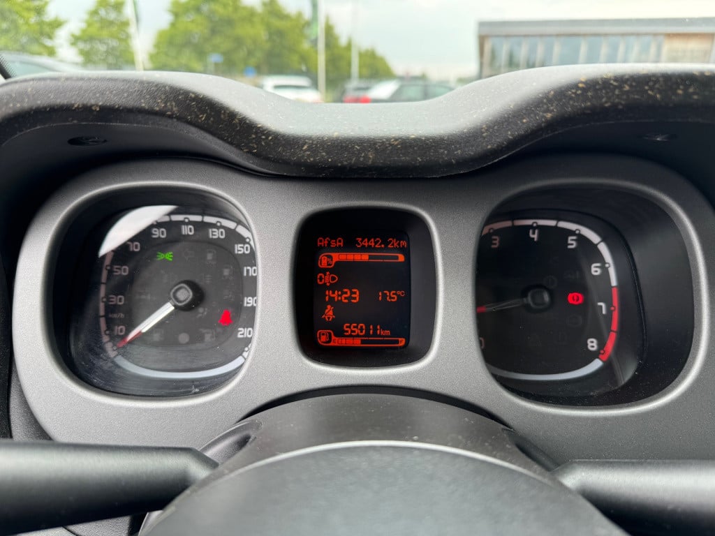 Fiat Panda 1.0 hybrid cross * stoel + voorruit verwarming * airco * bluetoo