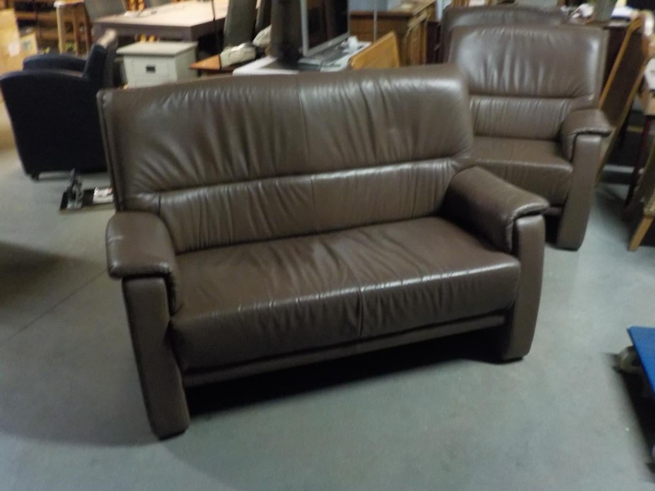 Mooie kwaliteit 2 + 1 + 1 zits in zeer goede staat