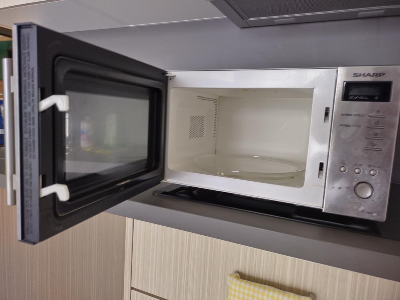 Sharp R-26 ST Magnetron - RVS kast