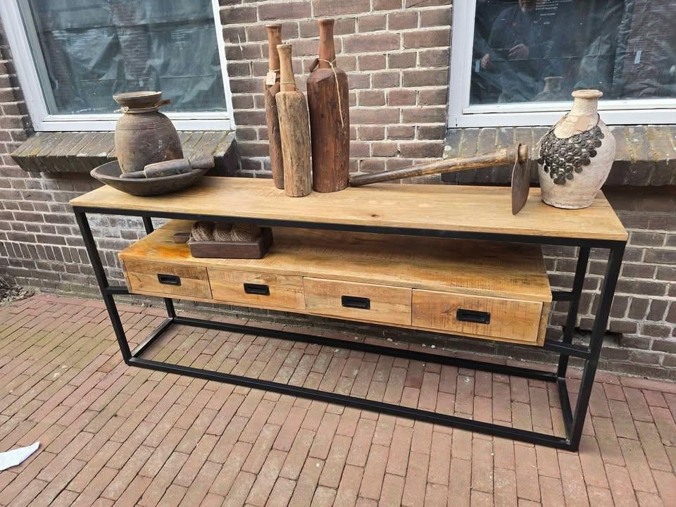 NACHTKASTJES,TAFELS, STOELEN,BANKEN, SIDETABLES, OLD WOOD ITEMS 3Z FACTORY