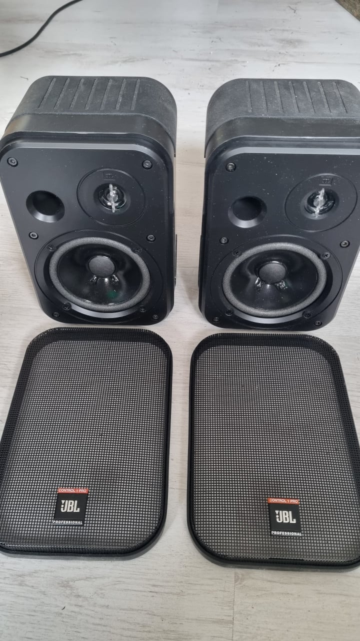 JBL Control 1 PRO Professional speakerset (150 Watt) incl ophangbeugels
