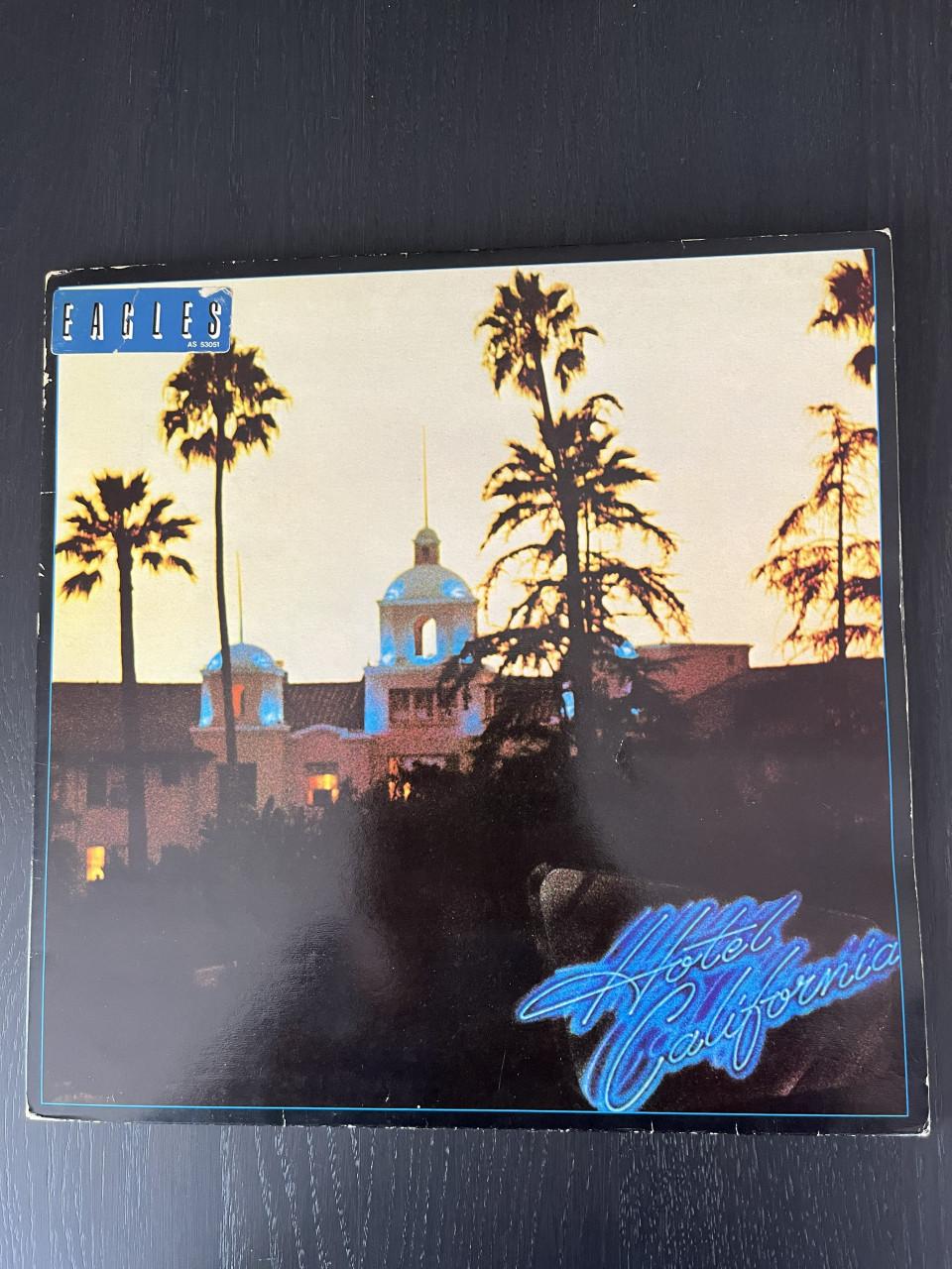 LP van The Eagles, titel 'Hotel California'.