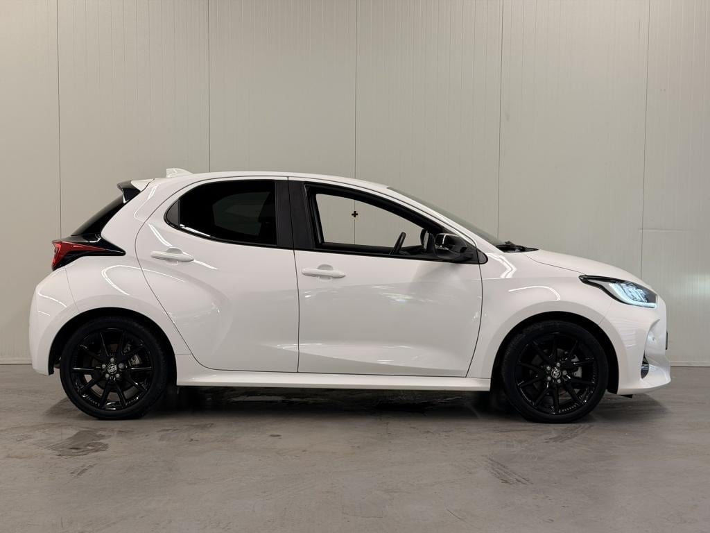 Toyota Yaris 1.5 hyb. executive| jbl| hud| pdc| adap.cruise| bsm| camera