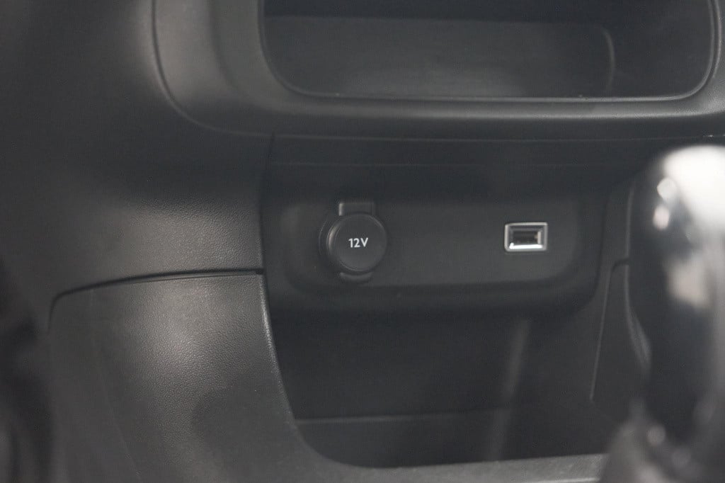 Citroen C3 puretech 82 plus | parkeersensoren | navigatie | apple carplay