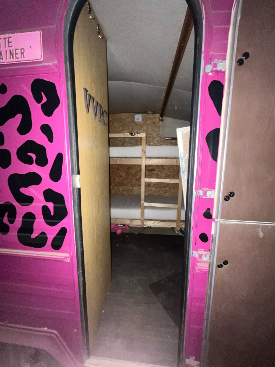Festival panter caravan te koop!