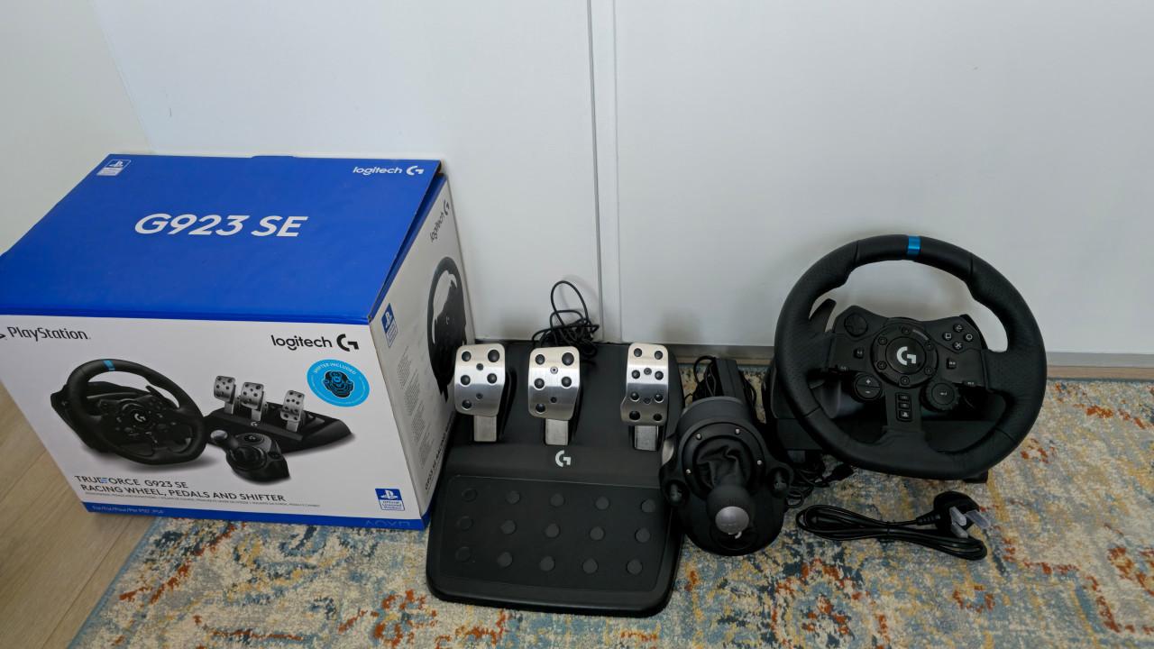 Logitech G923 + Shifter - Zo goed als nieuw - €200 vaste prijs