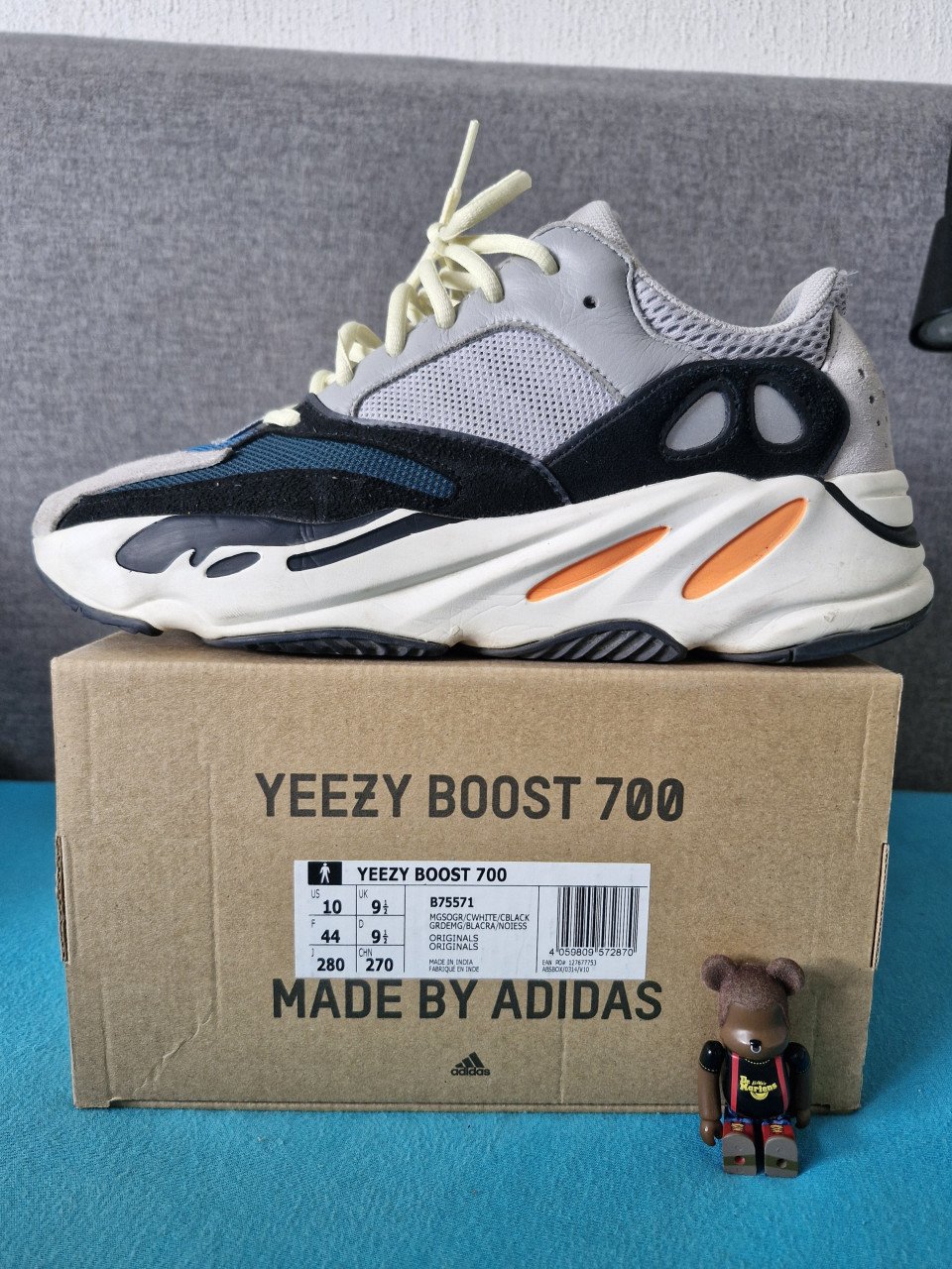 Adidas Yeezy 700 waverunners us10 eu44