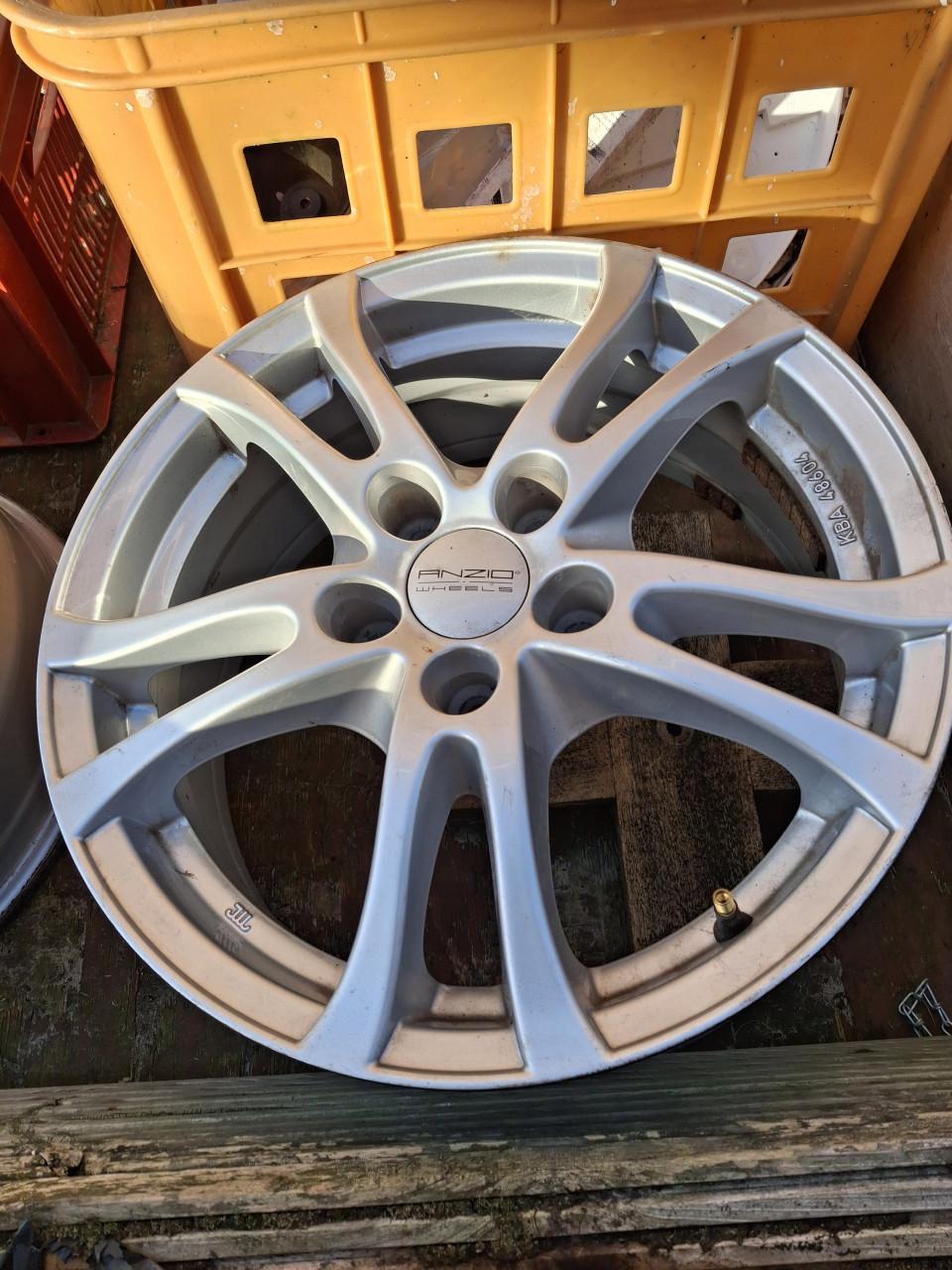 Lichtmetalen velgen 16 inch