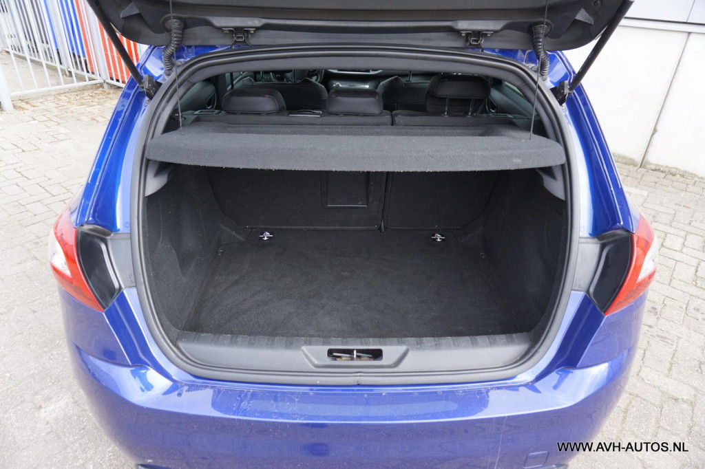 Peugeot 308 1.6 e-thp gt 205 pk