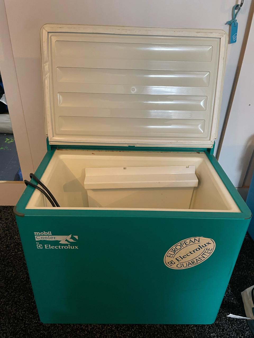 Div. camping spullen tegen leuk bod!