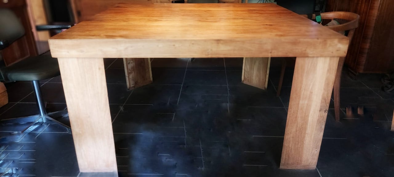 Teakhouten tafel 140 x 140 cm