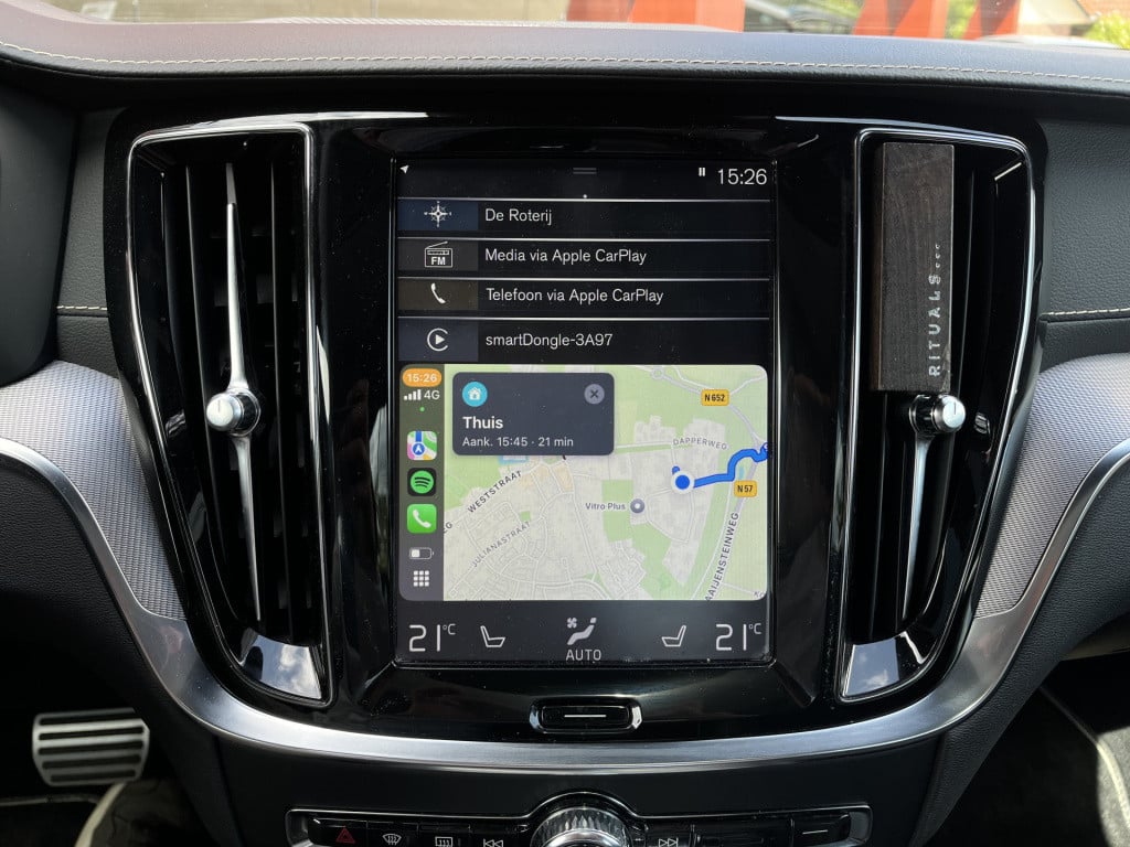 Volvo S60 2.0 t5 r-design | pano | pilot assist | head-up | carplay | stuur