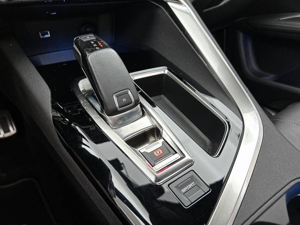 Peugeot 3008 130 pk automaat gt line | rijklaar lederen bekleding | camera 