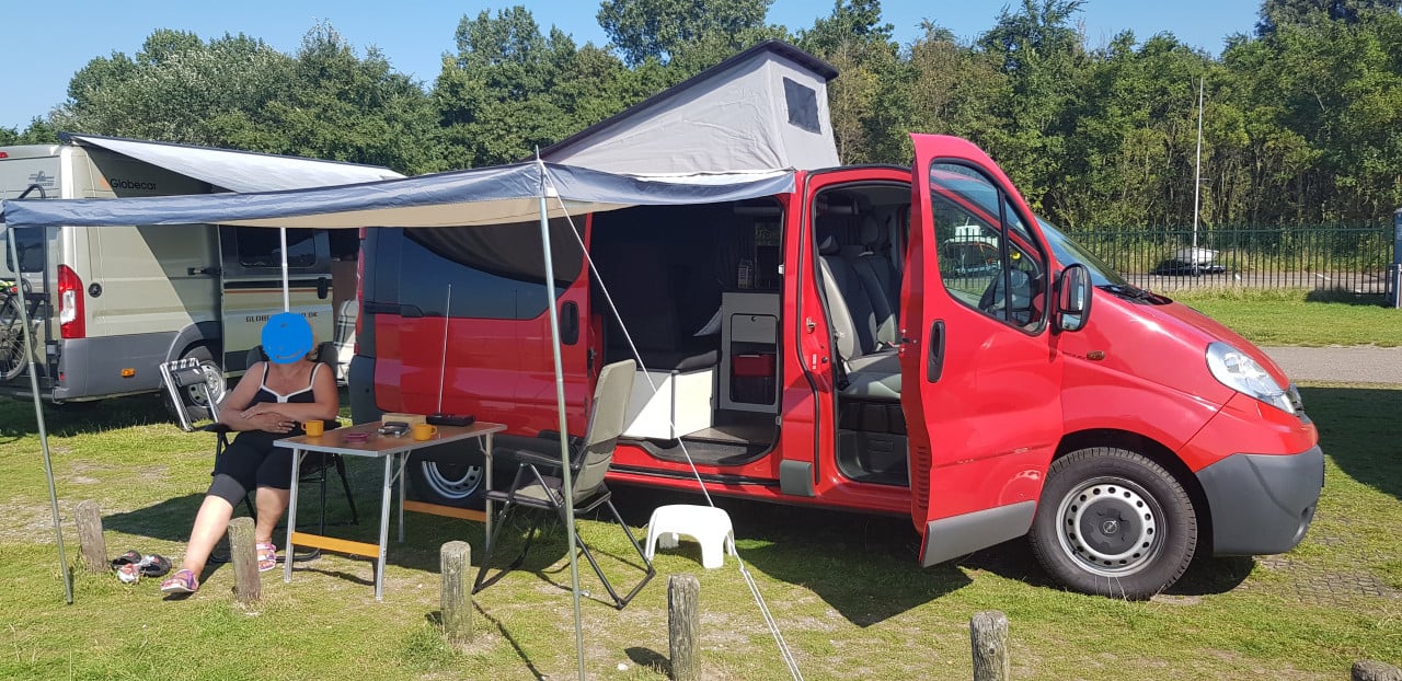 CAMPER