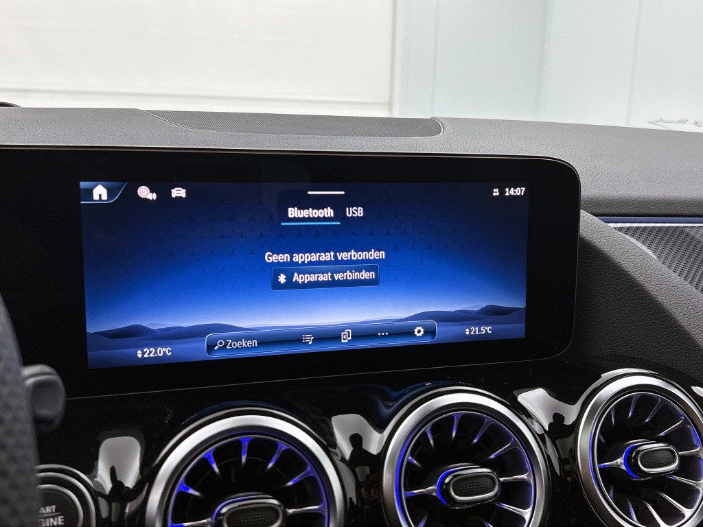 Mercedes-Benz Gla-klasse 250 e business solution amg | premium plus pakket 