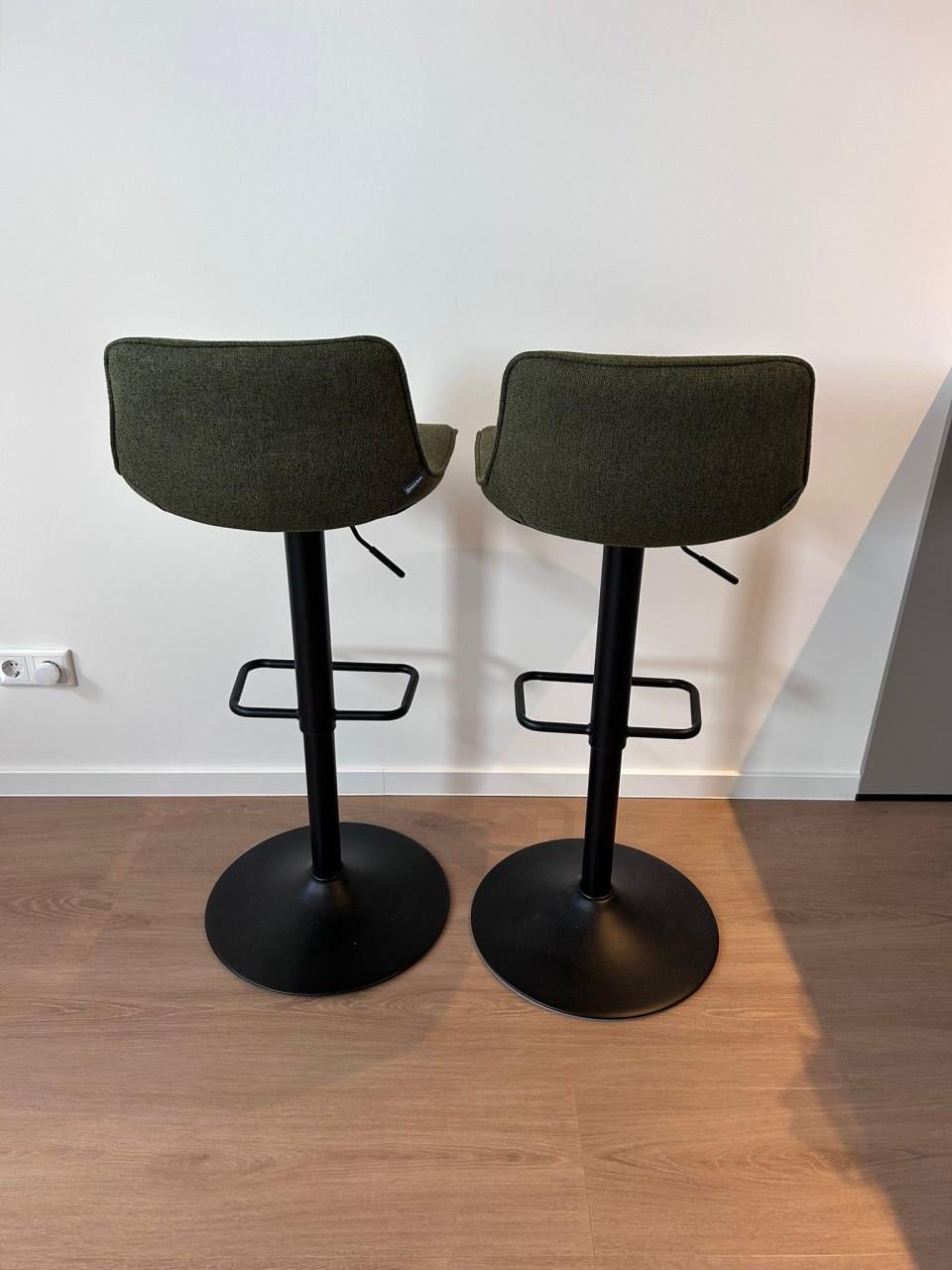 2 bar-krukken te koop groen/zwart