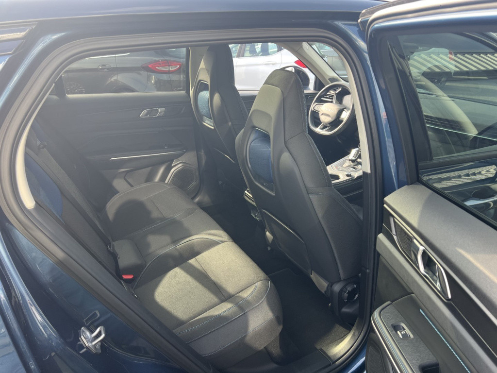 Lynk & Co 01 1.5 261pk plug in hybrid , zwarte velgen , panodak , 360 camer