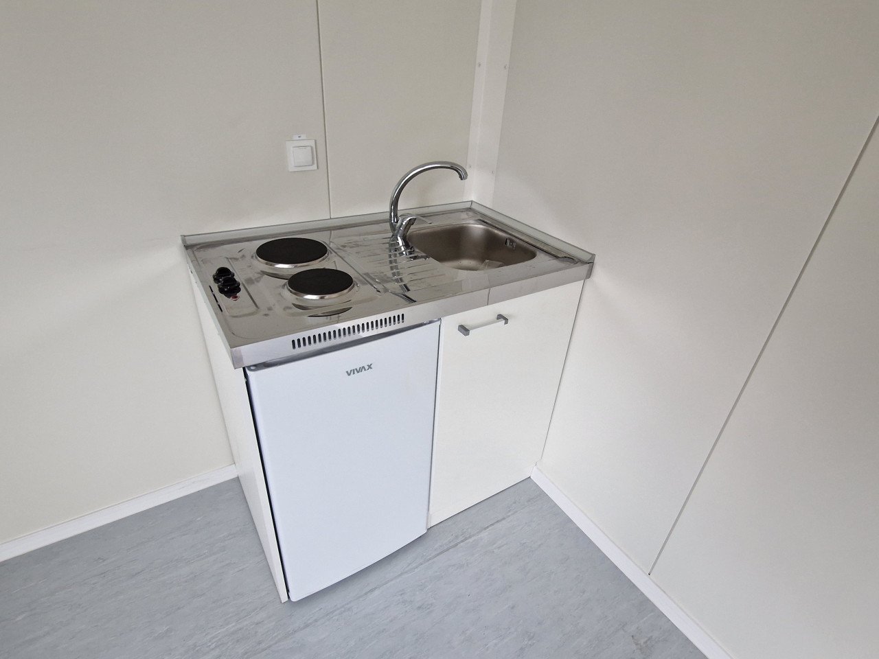 Nieuwe 6x3m kantoorunit / uitvoerderskeet met keuken en wc