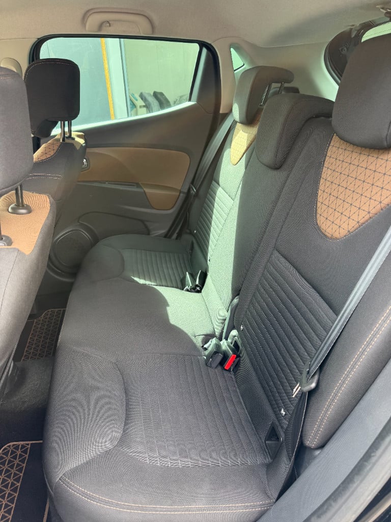Renault Clio 0.9 - sportief - full option!