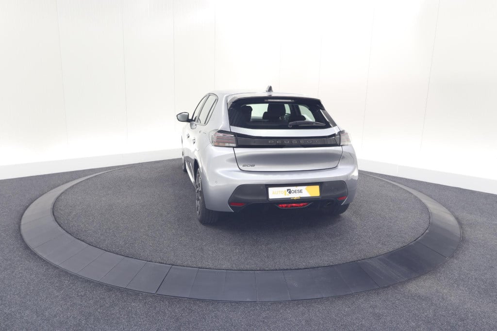 Peugeot 208 puretech 100 active | parkeersensoren | navigatie | apple carpl