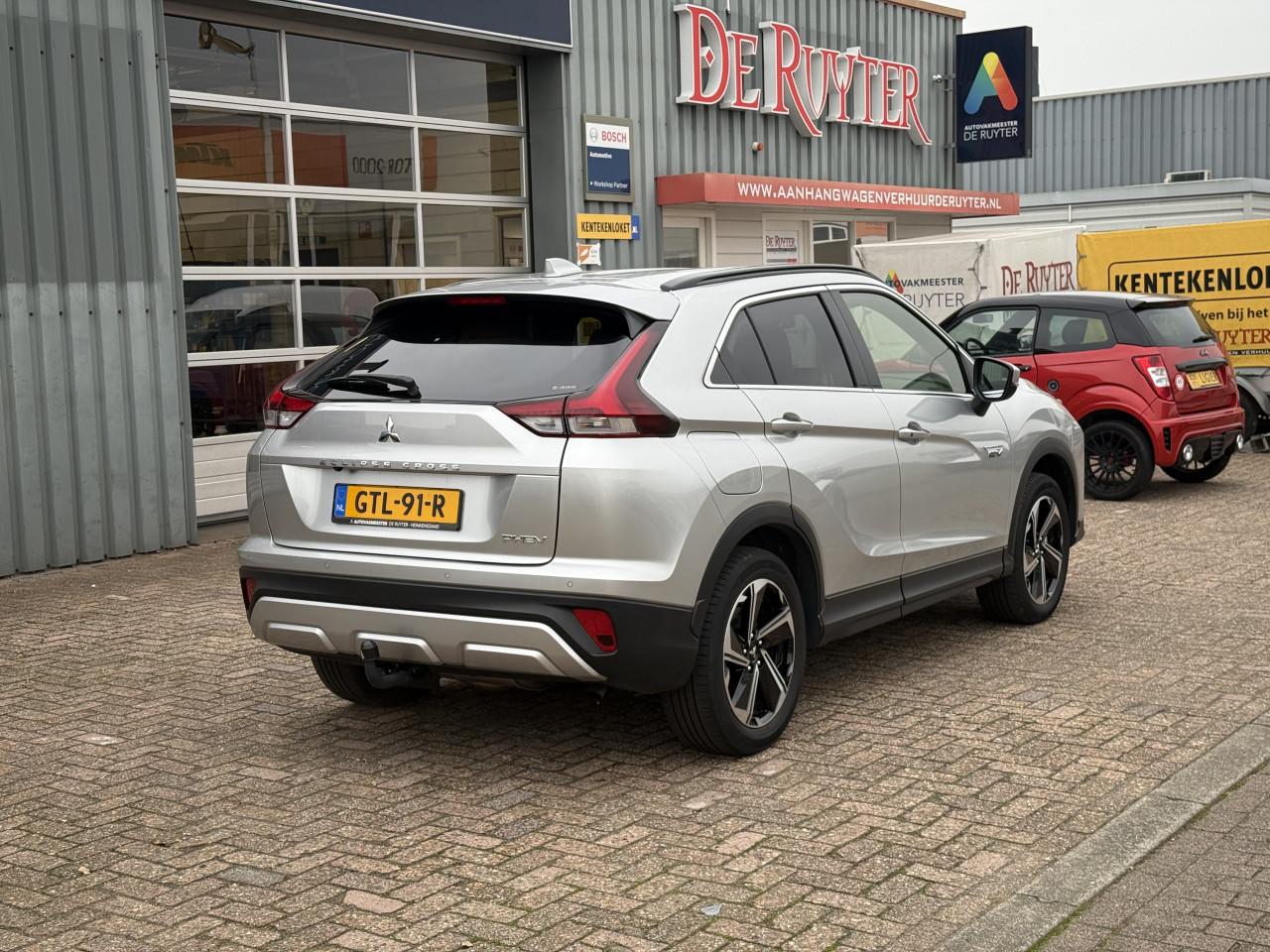 2024 Mitsubishi Eclipse Cross - 2.4 PHEV Intense+ 6475KM!