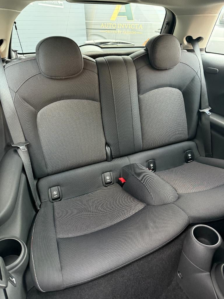 Mini Cooper 1.5 - business