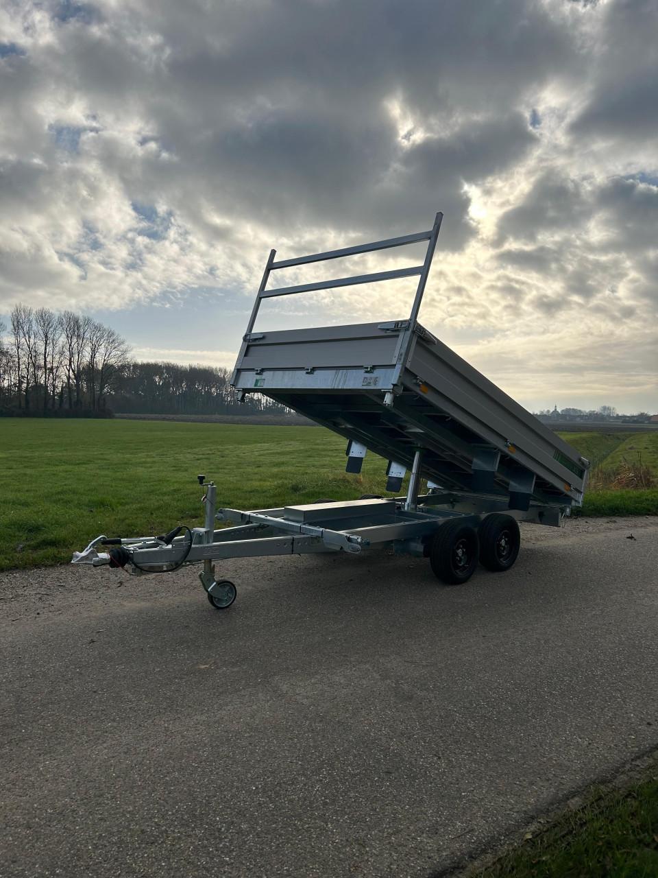 Verschillende nieuwe aanhangers