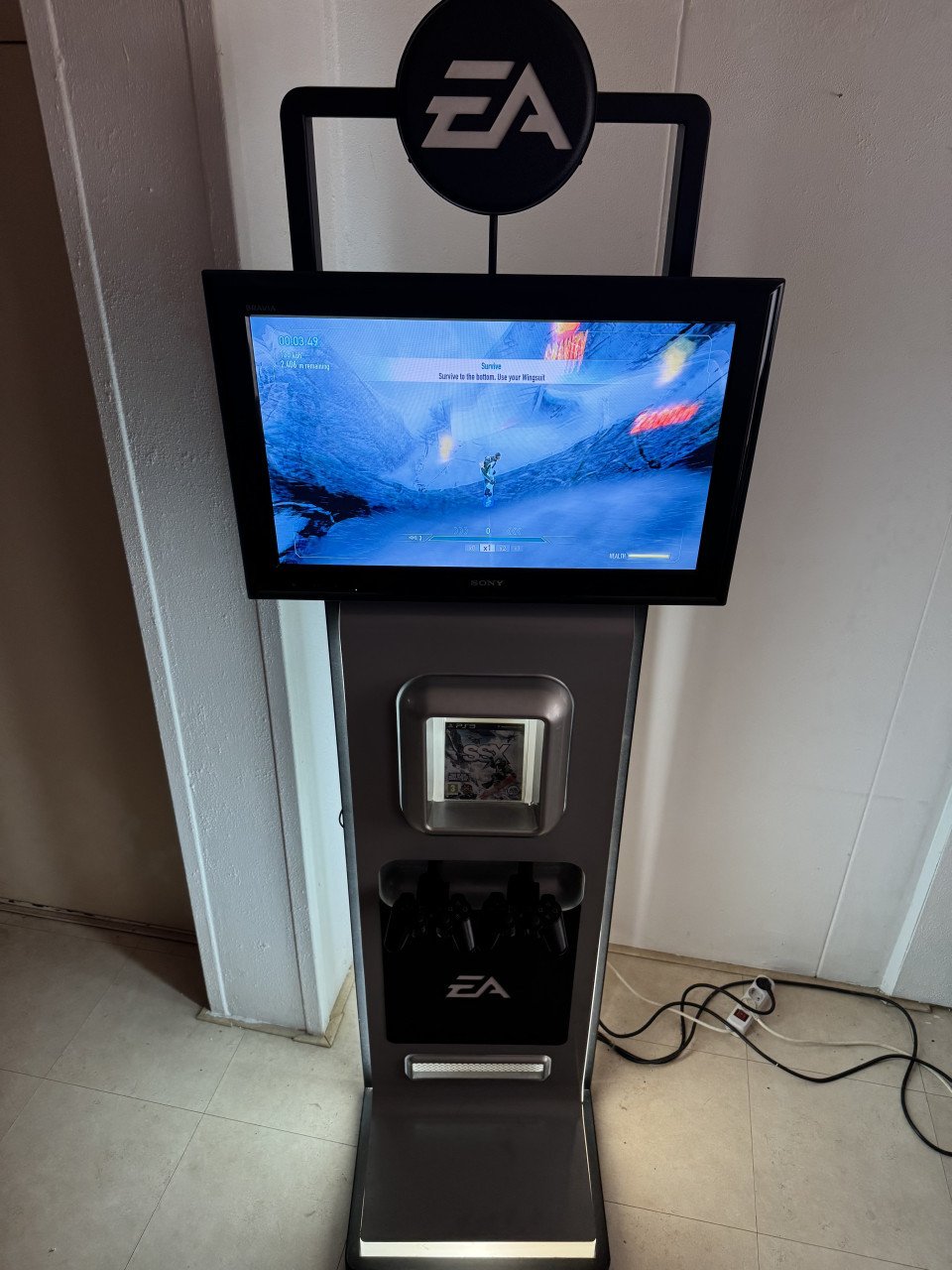 PlayStation 3 promo-stand – SSX snowboard game (EA Games)