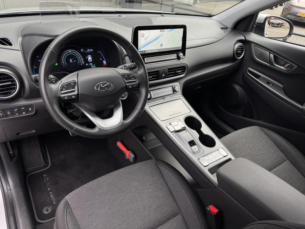Hyundai Kona ev fashion 64 kwh soh 97%, 3-fase lader