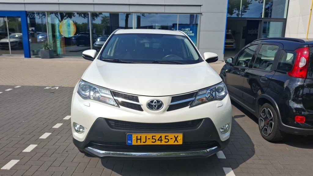 Toyota Rav4 2.0 aspiration 4wd | nieuw binnen | eerste eigenaar | 2.000 kil