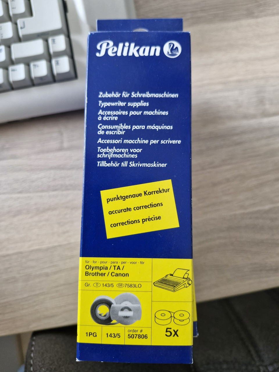 Elektrische schrijfmachine Olympia in nieuw staat