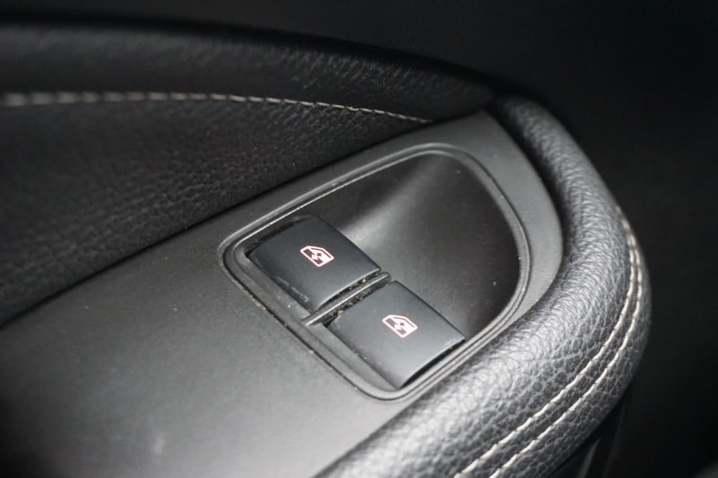 Opel Adam 1.2 slam airco / stuur + stoelverw. / leder / elektr. ramen / lm 