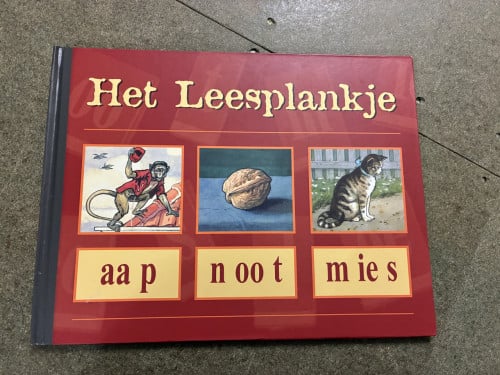 Boek het leesplankje