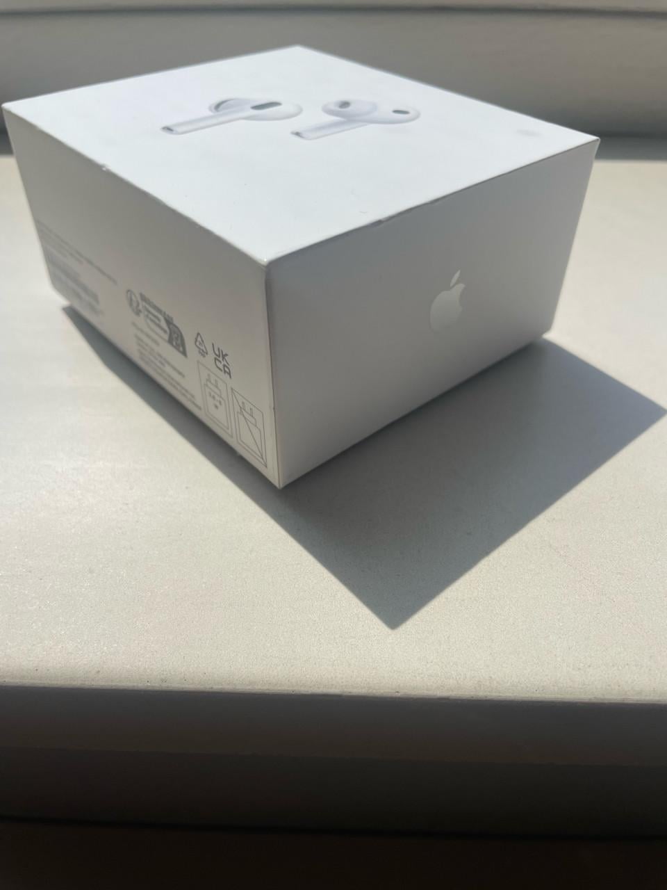 Airpods Pro 3 case en rechter oortje
