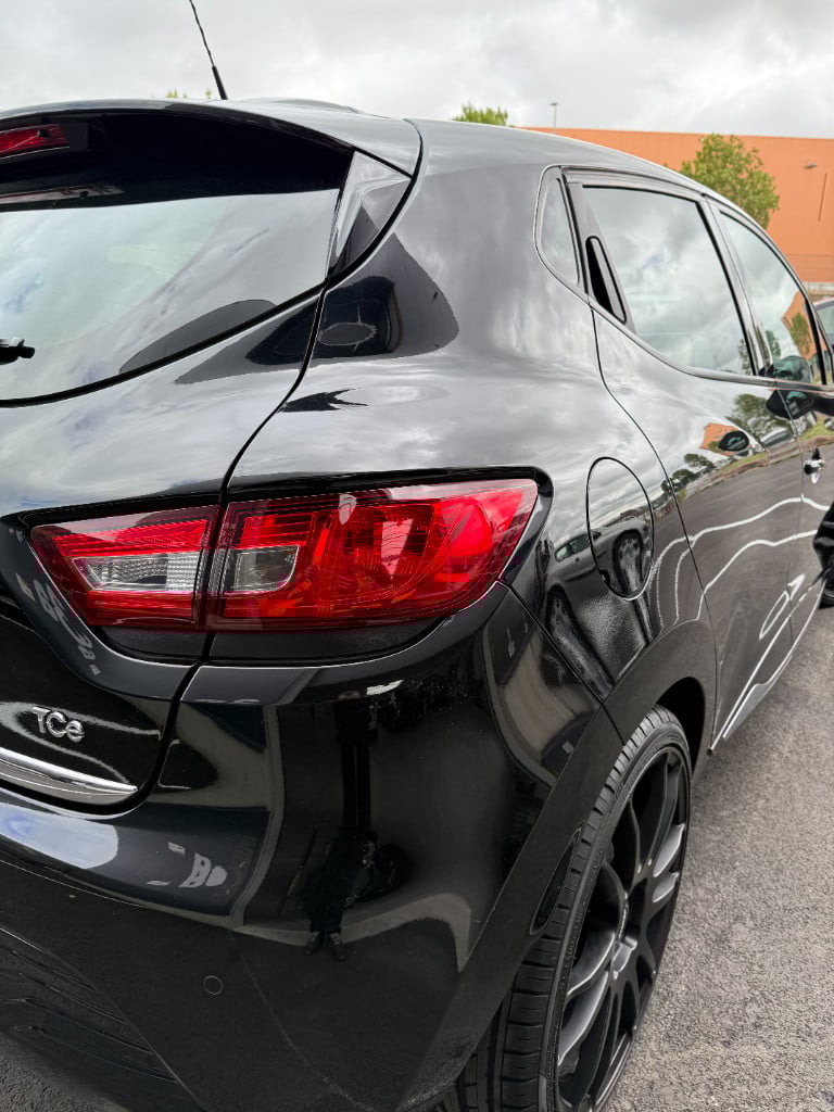 Renault Clio 0.9 - sportief - full option!