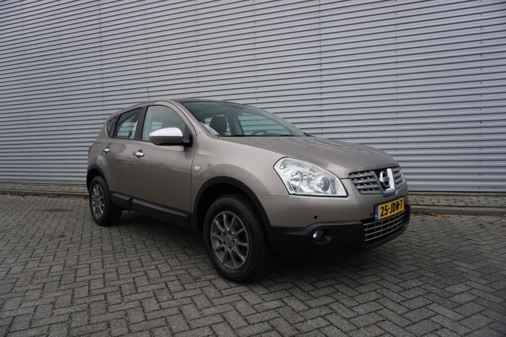 Nissan Qashqai 2.0 acenta automaat - airco / cruise / pano / parkeersens. /