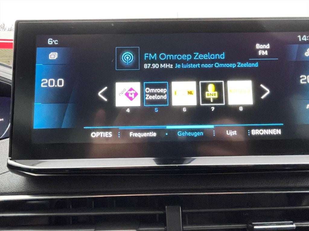 Peugeot 3008 allure 1.2-130pk automaat (eat8) apple carplay & android auto 