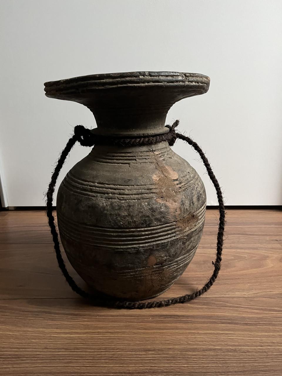 Nepalese pot nr. 8