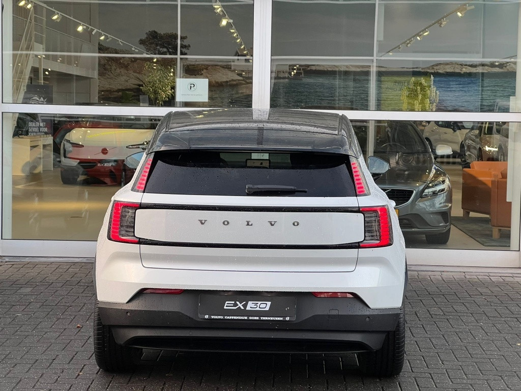 Volvo Ex30 nieuwprijs € 47.790 | extended range plus
