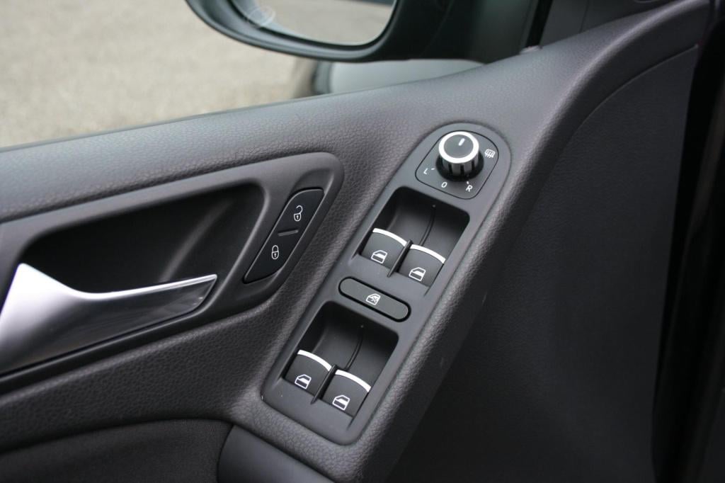 Volkswagen Golf 1.4 tsi highline / cruise / climate control / trekhaak