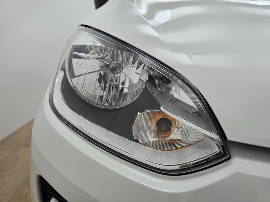 Volkswagen UP! 1.0 high up! bluemotion met cruisecontrol | unieke uitvoerin